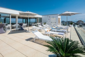 aparthotel-lignano-sabbiadoro-sky-bar 