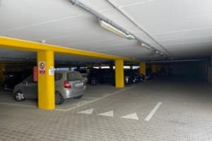 Parking Luna Blu - parcheggio coperto al piano interrato - 650 metri dall'Aparthotel 